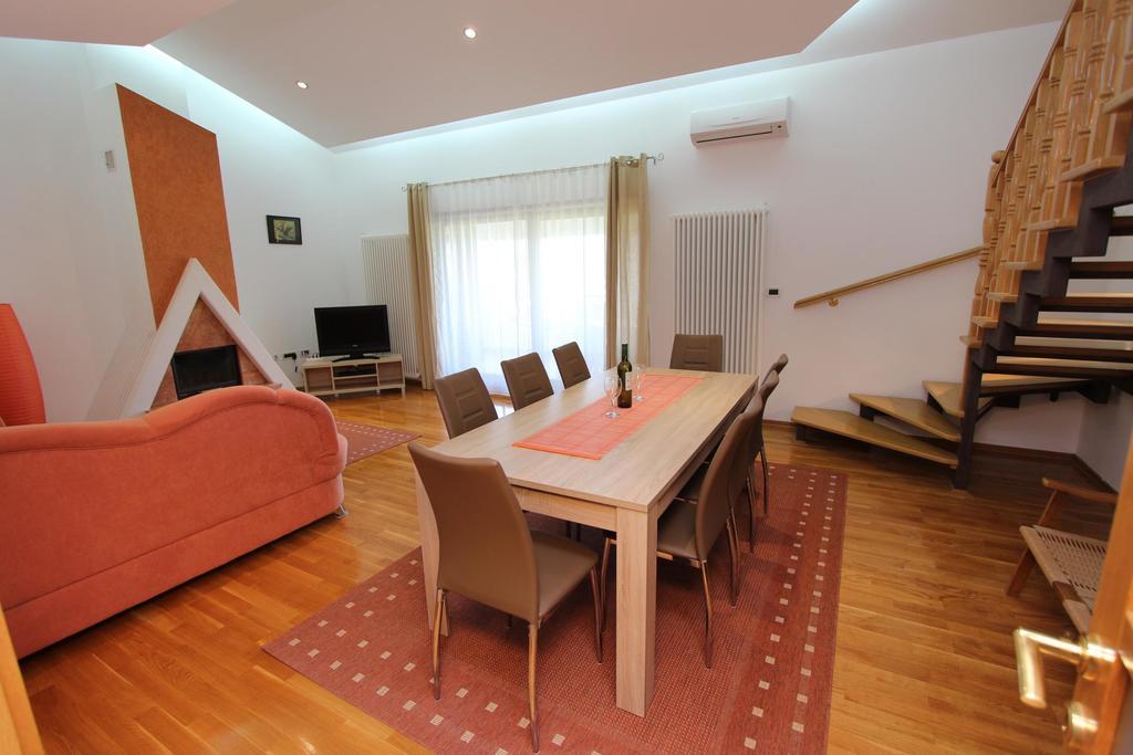 Apartment Villa Nera Pula Buitenkant foto