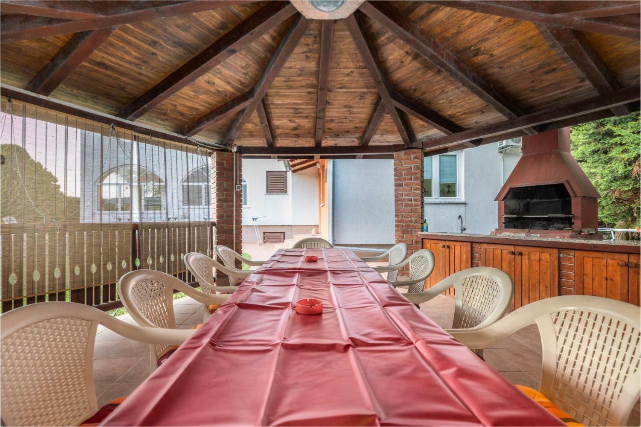 Apartment Villa Nera Pula Buitenkant foto