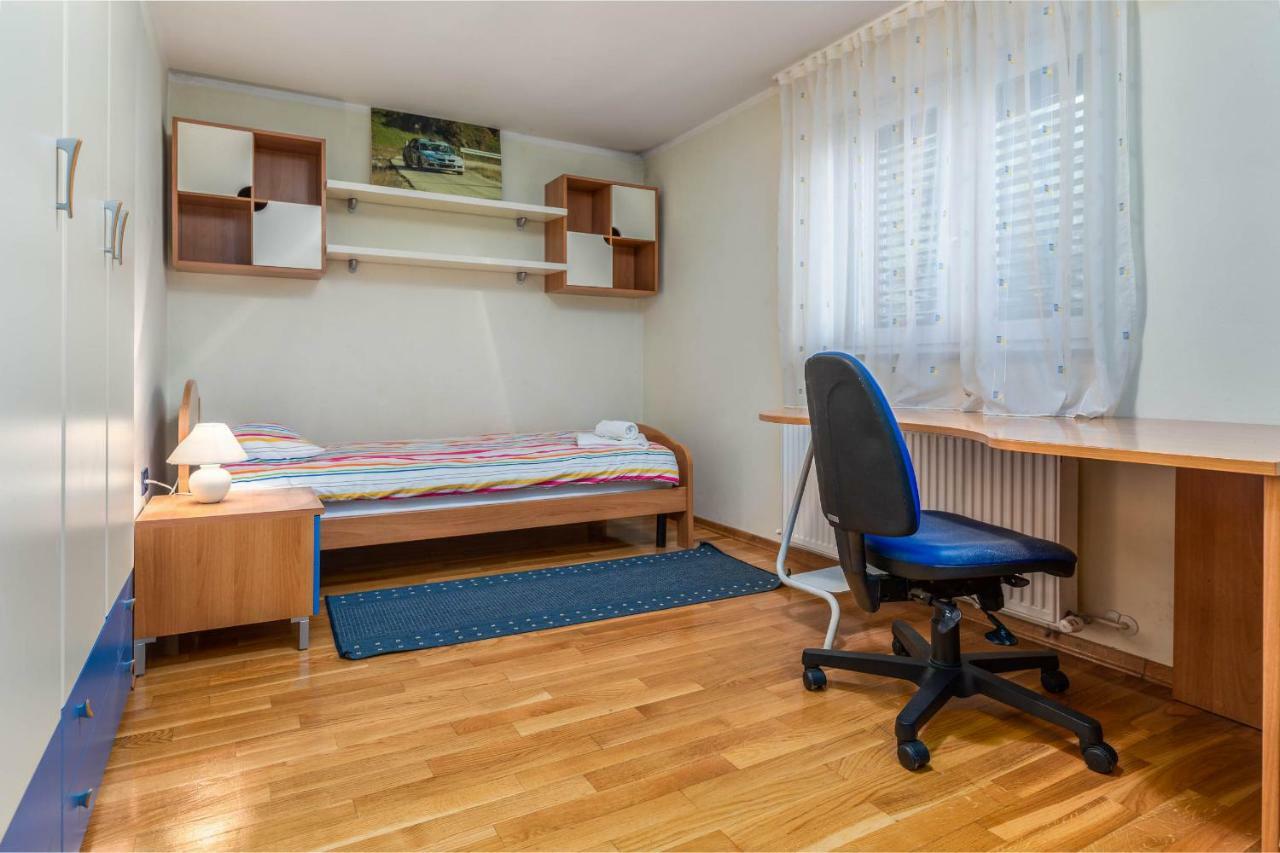 Apartment Villa Nera Pula Buitenkant foto