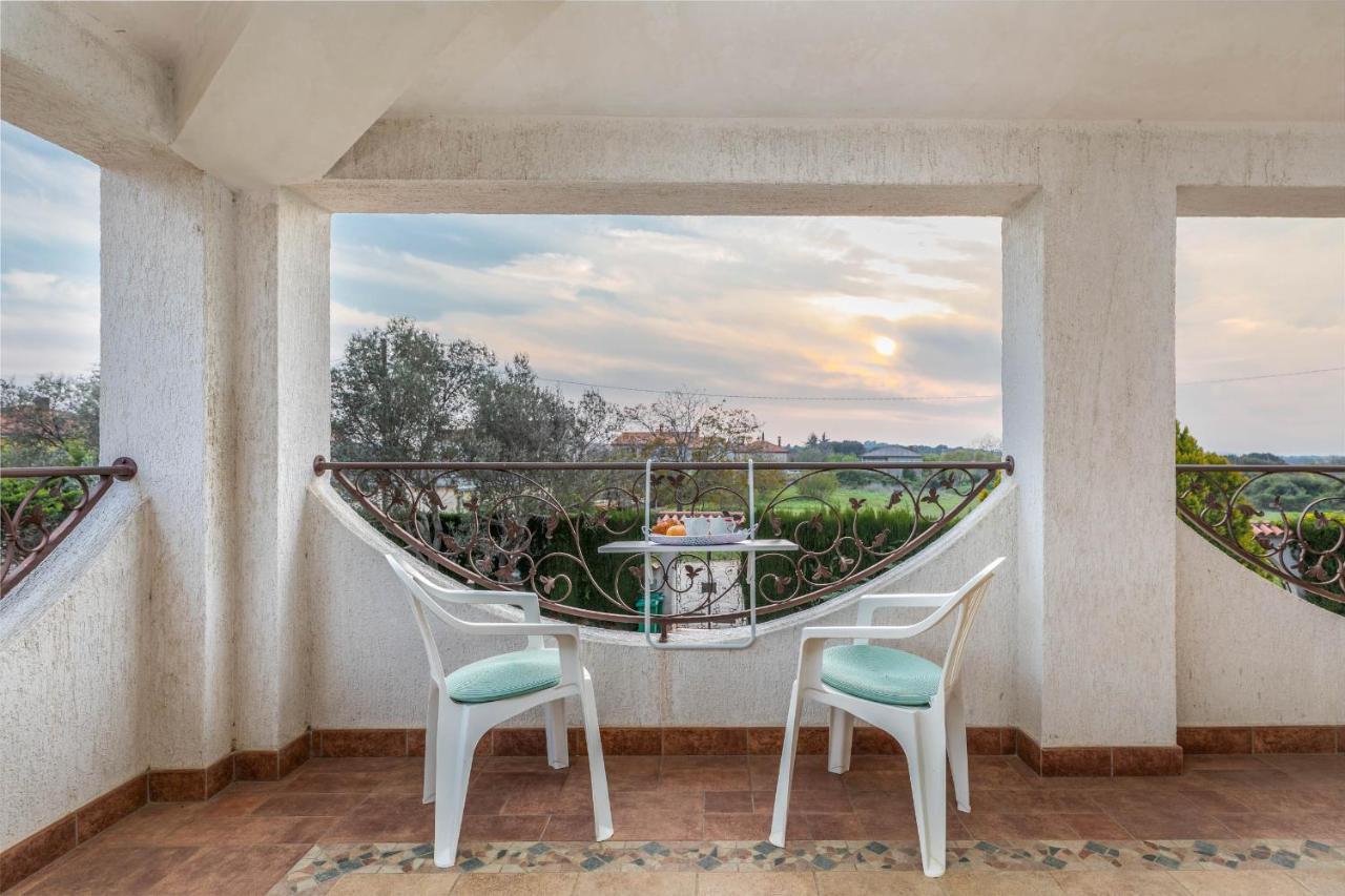Apartment Villa Nera Pula Buitenkant foto