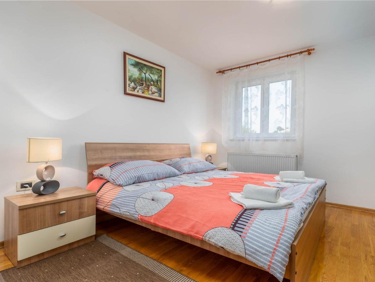 Apartment Villa Nera Pula Buitenkant foto
